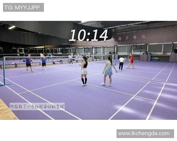 深圳羽毛球队与上海羽毛球队赛后复盘探讨灵活性策略与表现分析 深圳羽毛球队与上海羽毛球队赛后复盘探讨灵活性策略与表现分析