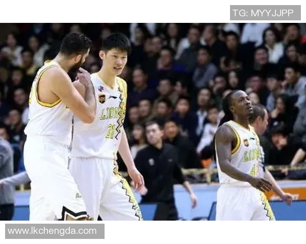 西安篮球队在世锦赛积分榜上以51分稳居第一名展现强劲实力 西安篮球队在世锦赛积分榜上以51分稳居第一名展现强劲实力